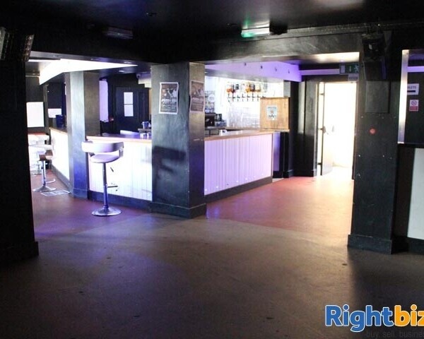 PEMBROKESHIRE - TOWN CENTRE CAFE & NIGHTCLUB PREMISES Photo 7