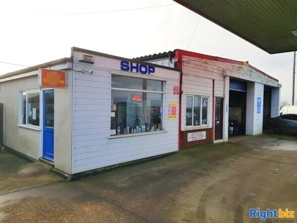 Freehold Petrol station and Car Garage with House in Woodhall Spa Lincolnshire Photo 7