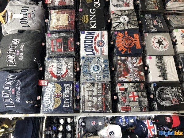 Piccadilly Circus London gift shop Photo 7