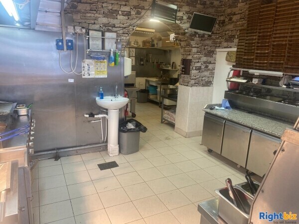 Pizza and chicken shop  Photo 7