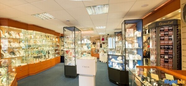Well established Jewellers located on the Fylde coast Photo 7