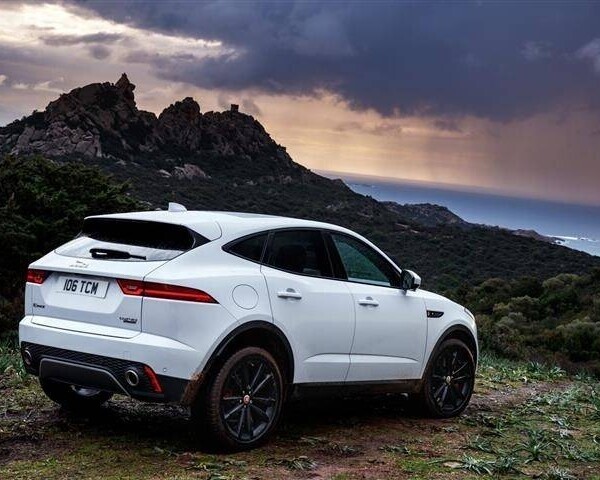 AN INDEPENDENT SPECIALIST IN REPAIR AND MAINTENANCE SERVICES FOR JAGUAR, LAND ROVER AND 4X4 VEHICLES Photo 7