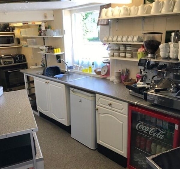 Under Offer: Charming Tea Rooms set in seaside town For Sale in Dawlish Photo 7