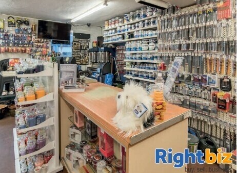 A HIGHLY REPUTABLE HARDWARE, HOUSEHOLD, GARDENING AND DECORATING SUPPLIES STORE Photo 7