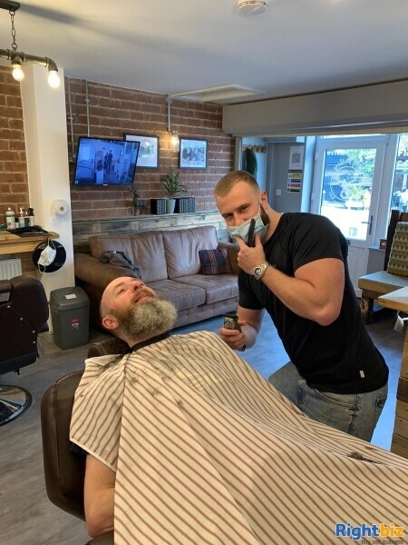 Renovated, staffed, Successful barber shop Photo 7