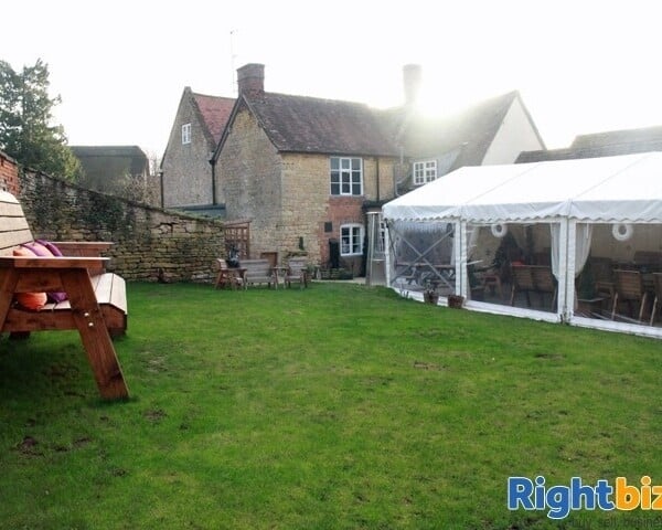 COTSWOLDS - CHARACTER 17TH CENTURY VILLAGE HOSTELRY Photo 7