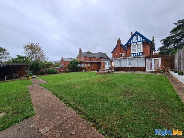 Well Presented Detached Guest House in Exmouth For Lease Photo 7