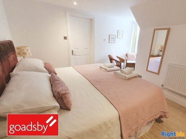 Superb Home & Income B&B - Views to Lyme Bay Photo 7