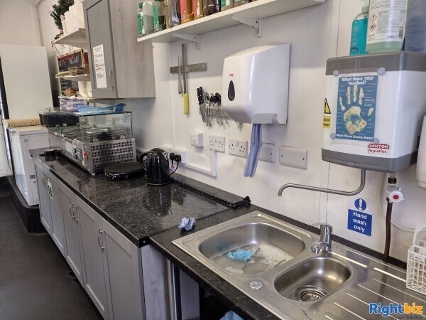 Cafe/Bakery/Takeaway in Glastonbury Photo 7