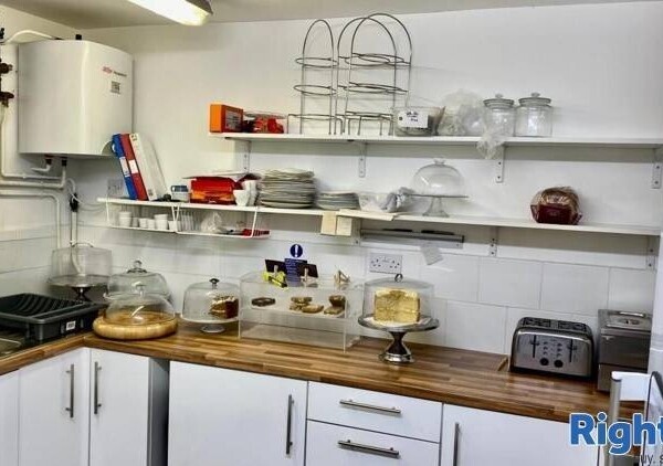 Leasehold Independent Tea Room Located in Keyworth Photo 7