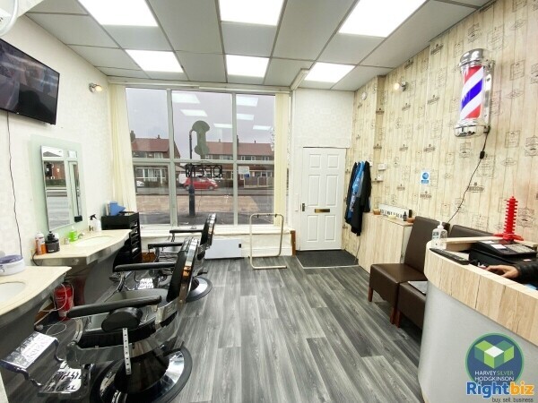 BARBERS/HAIR SALON: DENTON: Photo 7