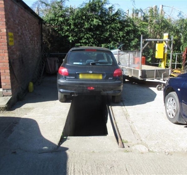 FREEHOLD GARAGE SERVICES WITH LETTED ACCOMMODATION - POWYS Photo 7
