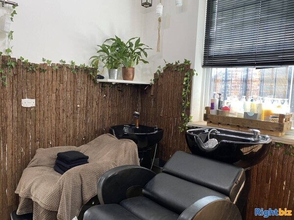 Salon set up for sale in Cheshire / Manchester, Leasehold. Photo 8