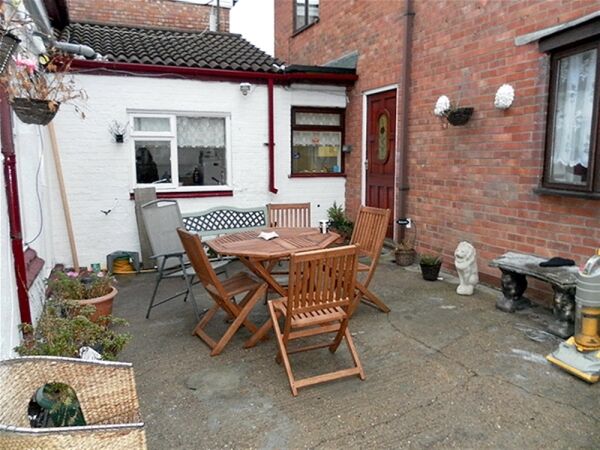 SUPERB 9 BEDROOM HOTEL & BAR - LINCOLNSHIRE Photo 7