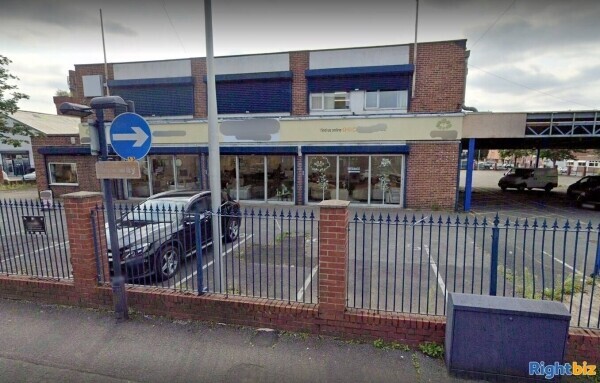 Elegant Contemporary Furniture Business based in Manchester Photo 7