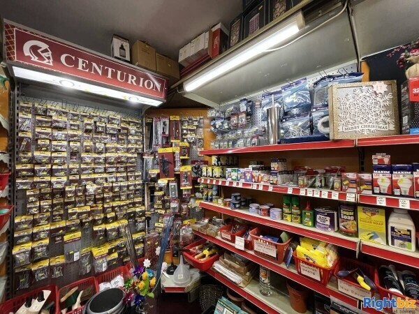 AN ESTABLISHED INDEPENDENT GENERAL RETAIL STORE & PROMINENT FREEHOLD PREMISES Photo 7