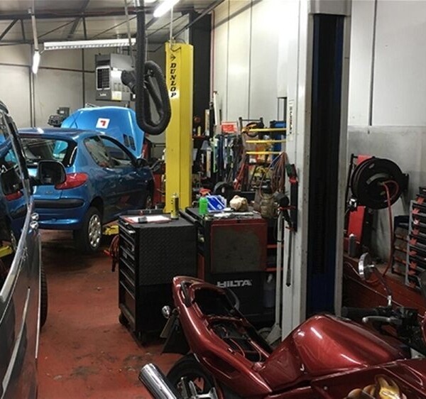 WELL REVIEWED FREEHOLD GARAGE SERVICES – DERBYSHIRE Photo 7