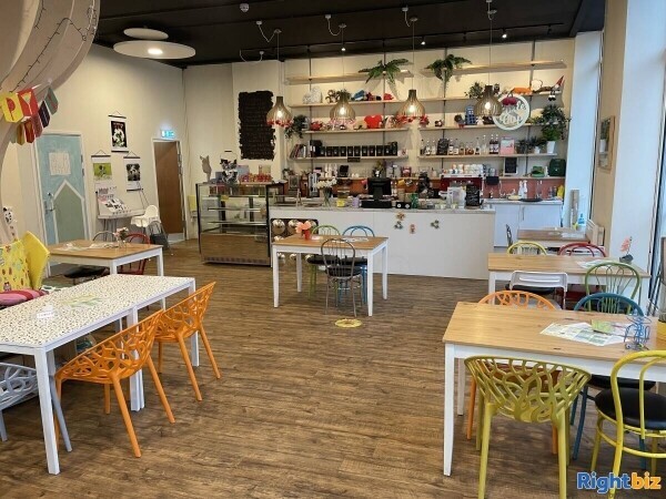 Family-friendly Café and Tea Room Photo 7