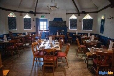 SURREY - SUPERBLY REFURBISHED PUB & RESTAURANT Photo 7