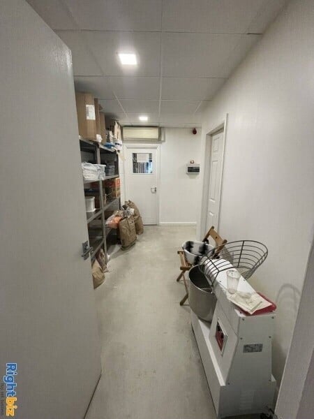 LeaseHold Bakery or Pizza Shop Premises For Sale In Hayes London Photo 7