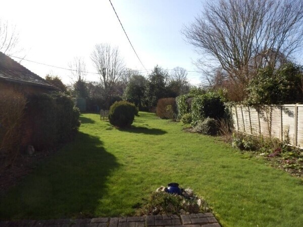 SOUGHT AFTER COUNTRY STORE - SUPERB 3/4 BEDROOM LIVING ACCOMMODATION - NEWBURY AREA, WEST BERKSRD Photo 7