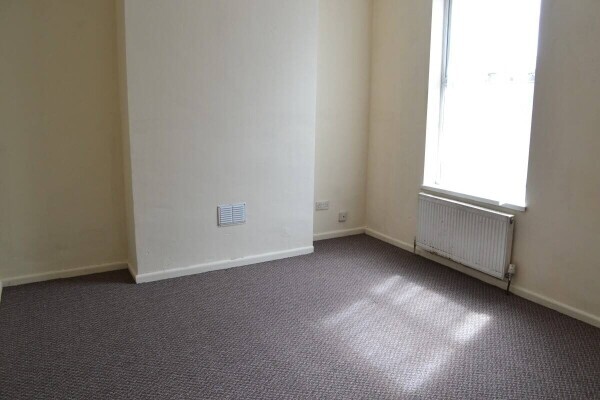**Closed** Chicken Store with Accommodation Prime Location Photo 7