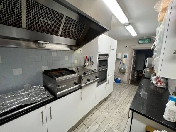 Well-presented lock up Bar with Restaurant/Coffee shop in Dalkeith, Midlothian. (ref 1102) Photo 7