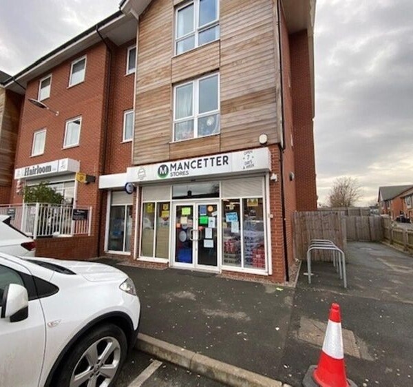 Leasehold Convenience Store & Off License Located In Atherstone Photo 7