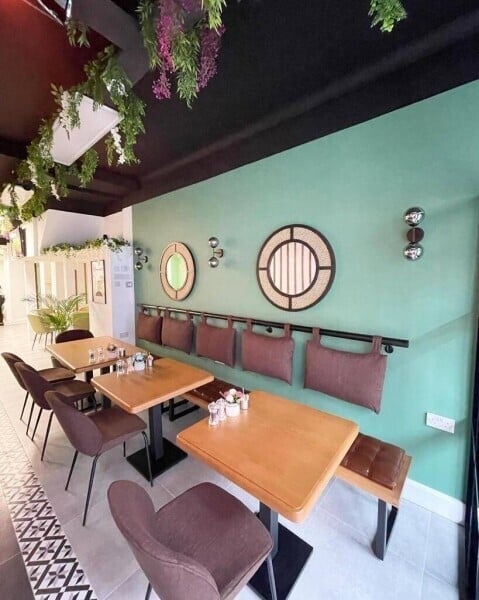 Cafe Bistro For Sale in Crouch End Photo 7