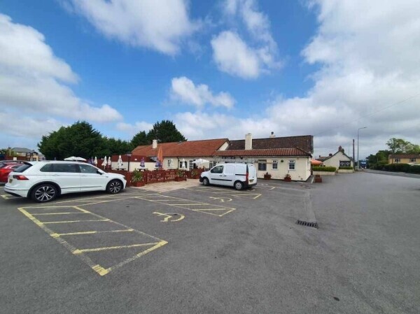 A fantastic public house in a prime location for sale Photo 6