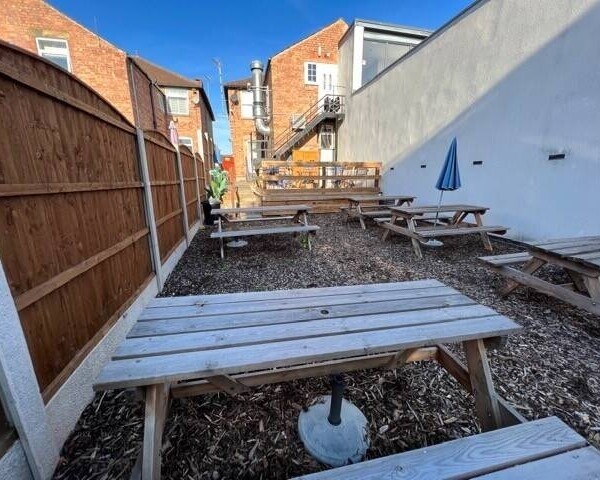A Licensed Bistro / Micro Pub situated on a busy main road 'For Sale.' Photo 7