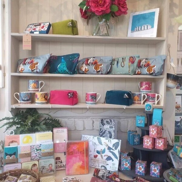 Popular Gift Shop Photo 7