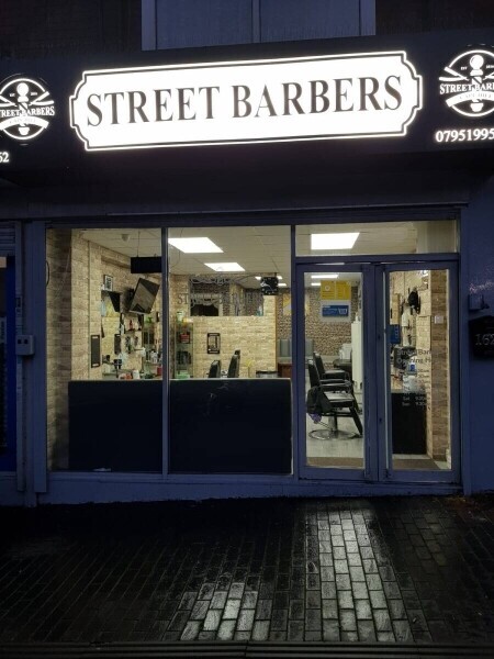Busy Barber shop for sale Photo 7