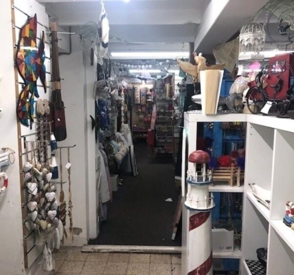 Leasehold Retail Toy Shop Located In Padstow Photo 7