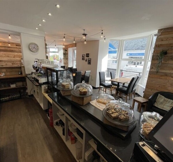 Beautiful Turnkey Cafe in Popular South Devon Seaside Town For Sale in Dawlish Photo 7