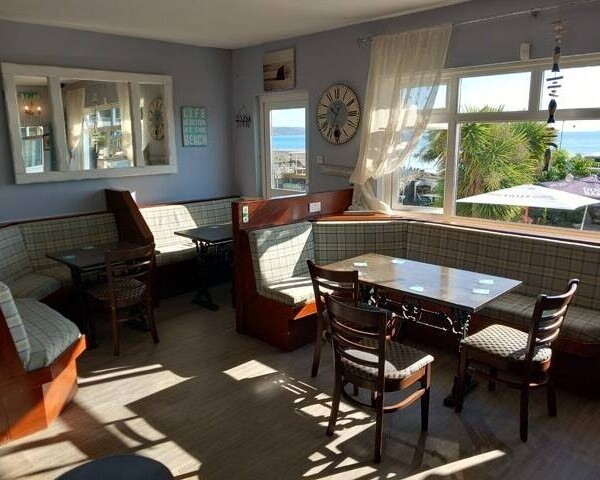 PEMBROKESHIRE (SAUNDERSFOOT) - RENOWNED BAR & RESTAURANT LEADING ON TO BEACH Photo 7