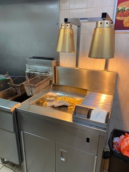 Fried Chicken Shop Business for Sale in Burnt Oak, Edgware, Middlesex Photo 7