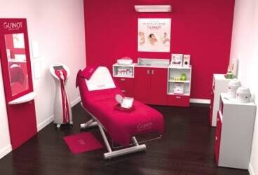 Beauty Salon NW London immaculate move in ready