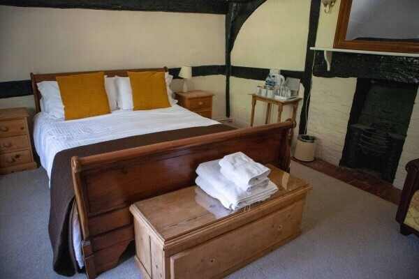 WEST SUSSEX - CHARMING PUB WITH LETTING ROOMS Photo 7