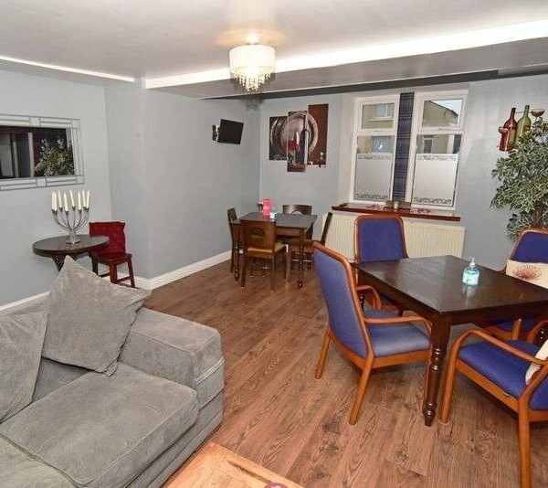 Highly Attractive 6-Bedroom Country Inn Situated in the Stunning Coastal Village of St Cyrus Photo 7