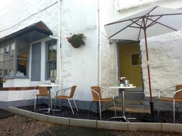 Day Time Licensed Café & Coffee Shop In Lyme Regis, Dorset Photo 7