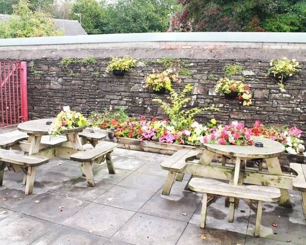 WEST GLAMORGAN - SURBURBAN PUBLIC HOUSE Photo 7