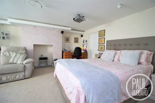 Beautifully decorated, family-run bed and breakfast with 8 bedrooms - Great Yarmouth, Norfolk. Photo 7