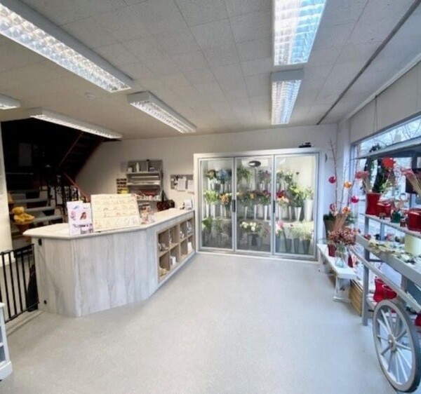 Leasehold Florists Located In Droitwich Spa Photo 7