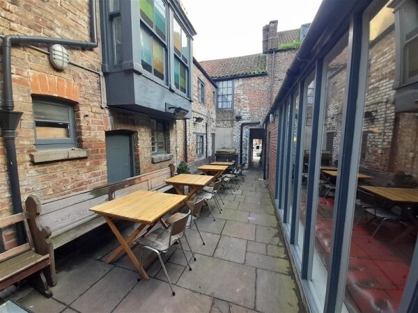 Licenced Trade, Pubs & Clubs For Sale in Bridlington Photo 7