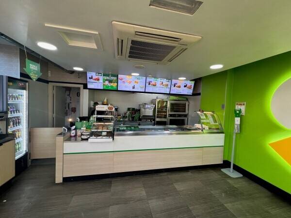 Busy Subway franchise located in the heart of Leith, Edinburgh. (ref 1531) Photo 7