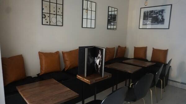 Boutique Coffee shop/ wine bar Photo 7