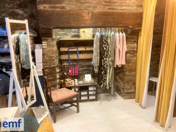 LADIES FASHION BOUTIQUE Photo 7