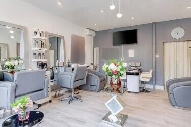Hair and Beauty Salon for sale In Windlesham Photo 6
