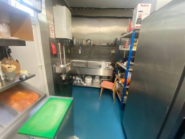 TAKEAWAY FOR SALE! HUGE POTENTIAL TO INCREASE SALES! LOCATED IN WD3 Photo 7